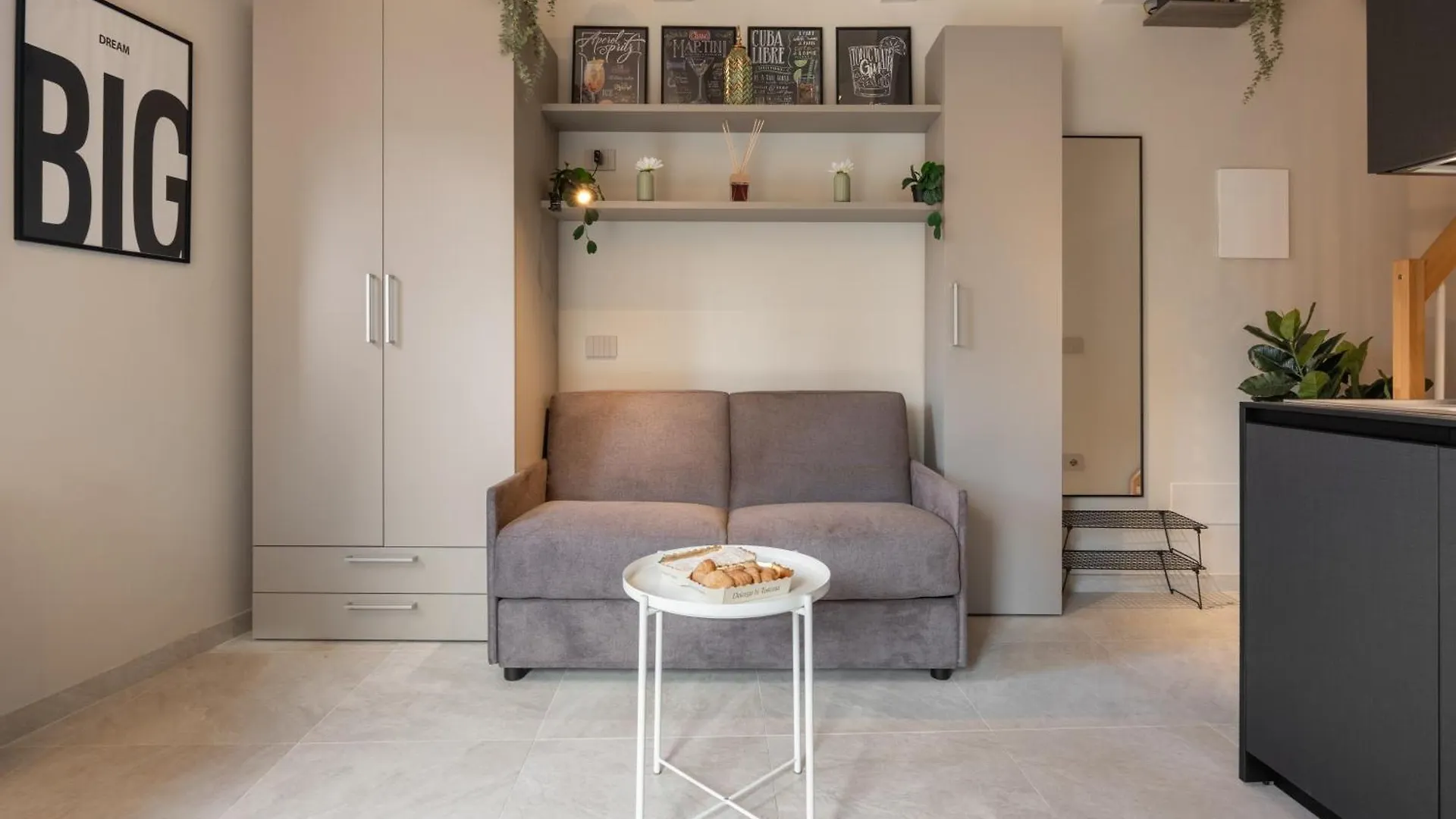 Via Avelli, 4 - Florence Charming Apartments - Attico Al 5To Piano Senza Ascensore Vicino Stazione Con Terrazza Con Vista Santa Maria Novella Italy